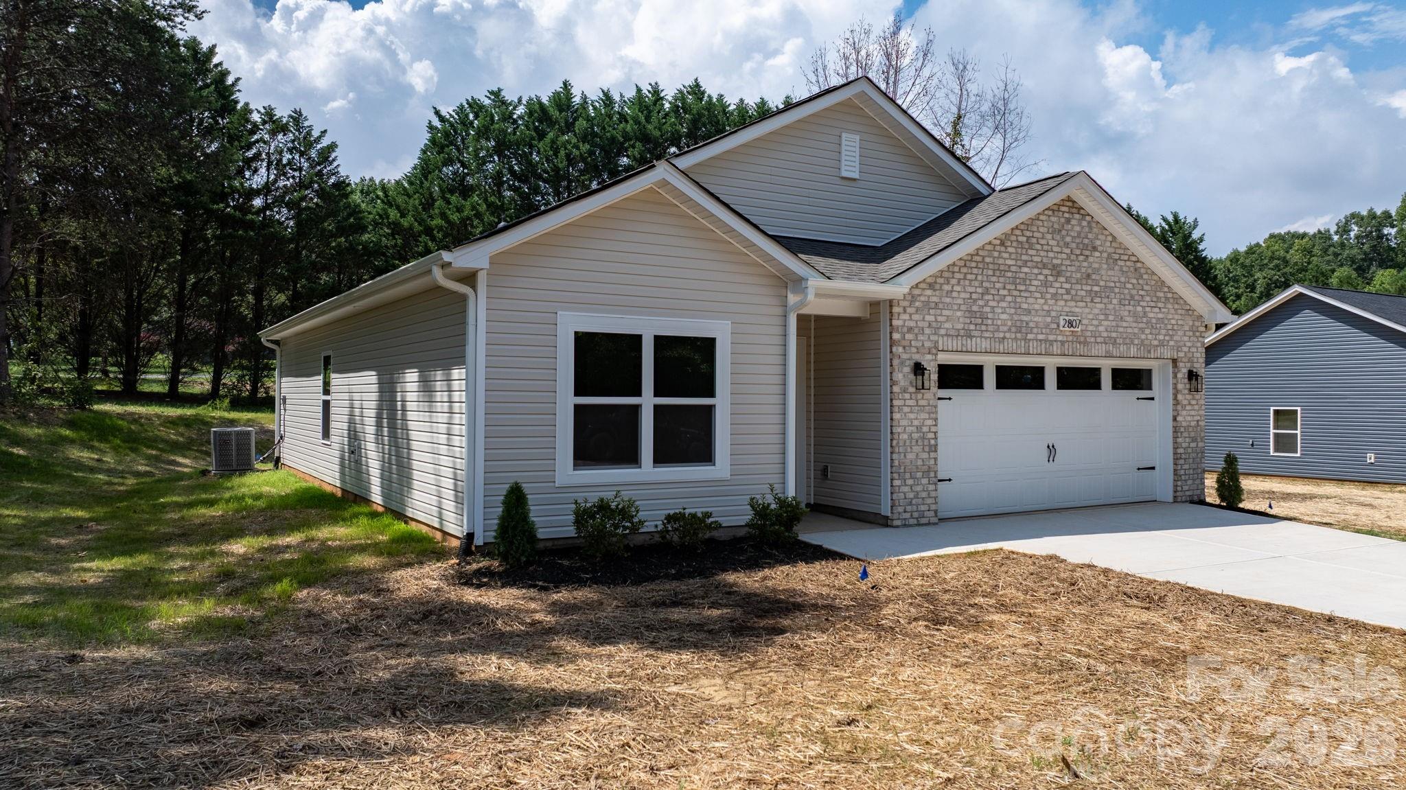 2807 17th Street Court Property Photo 6