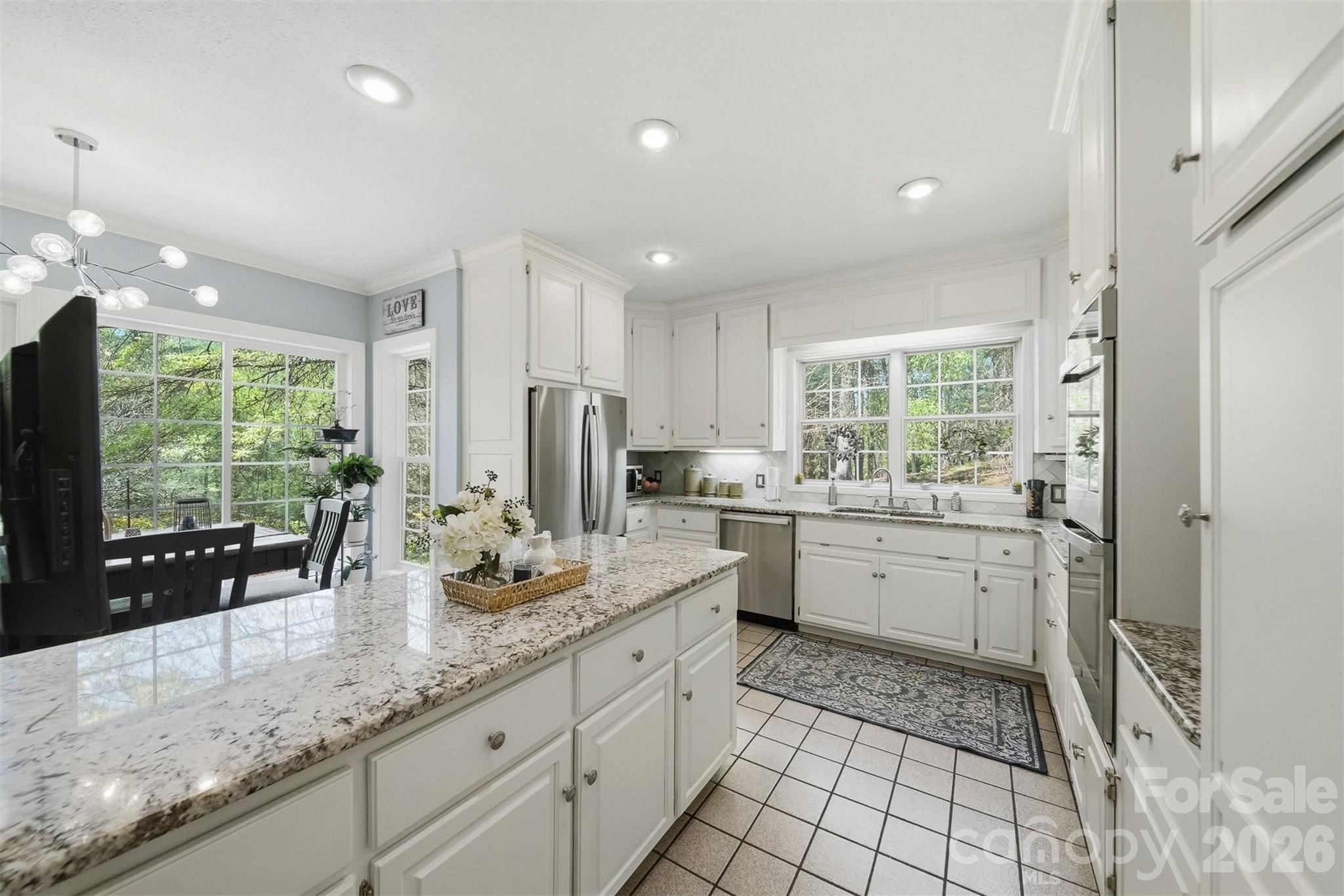 401 Stonecroft Drive Property Photo 4