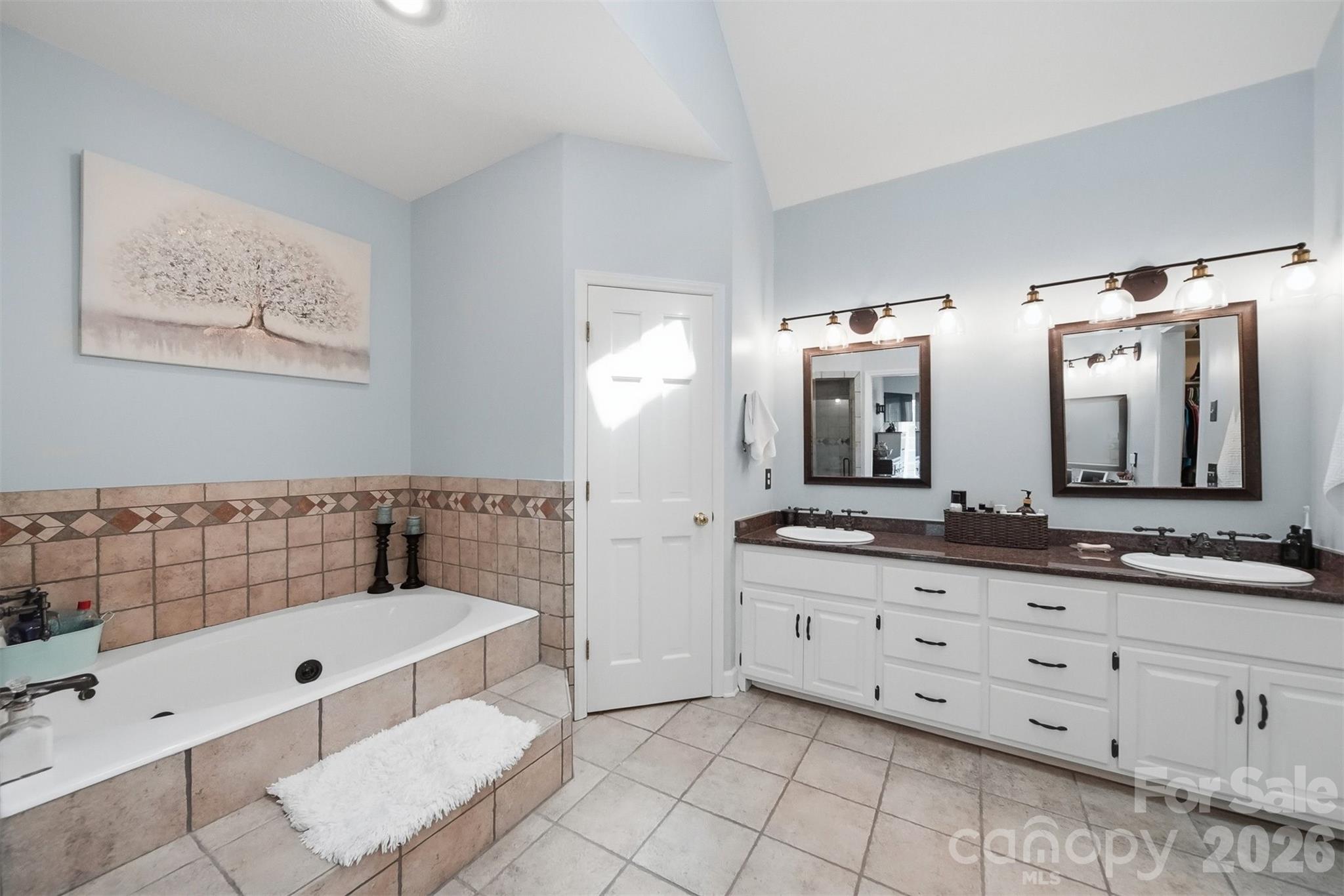 401 Stonecroft Drive Property Photo 11
