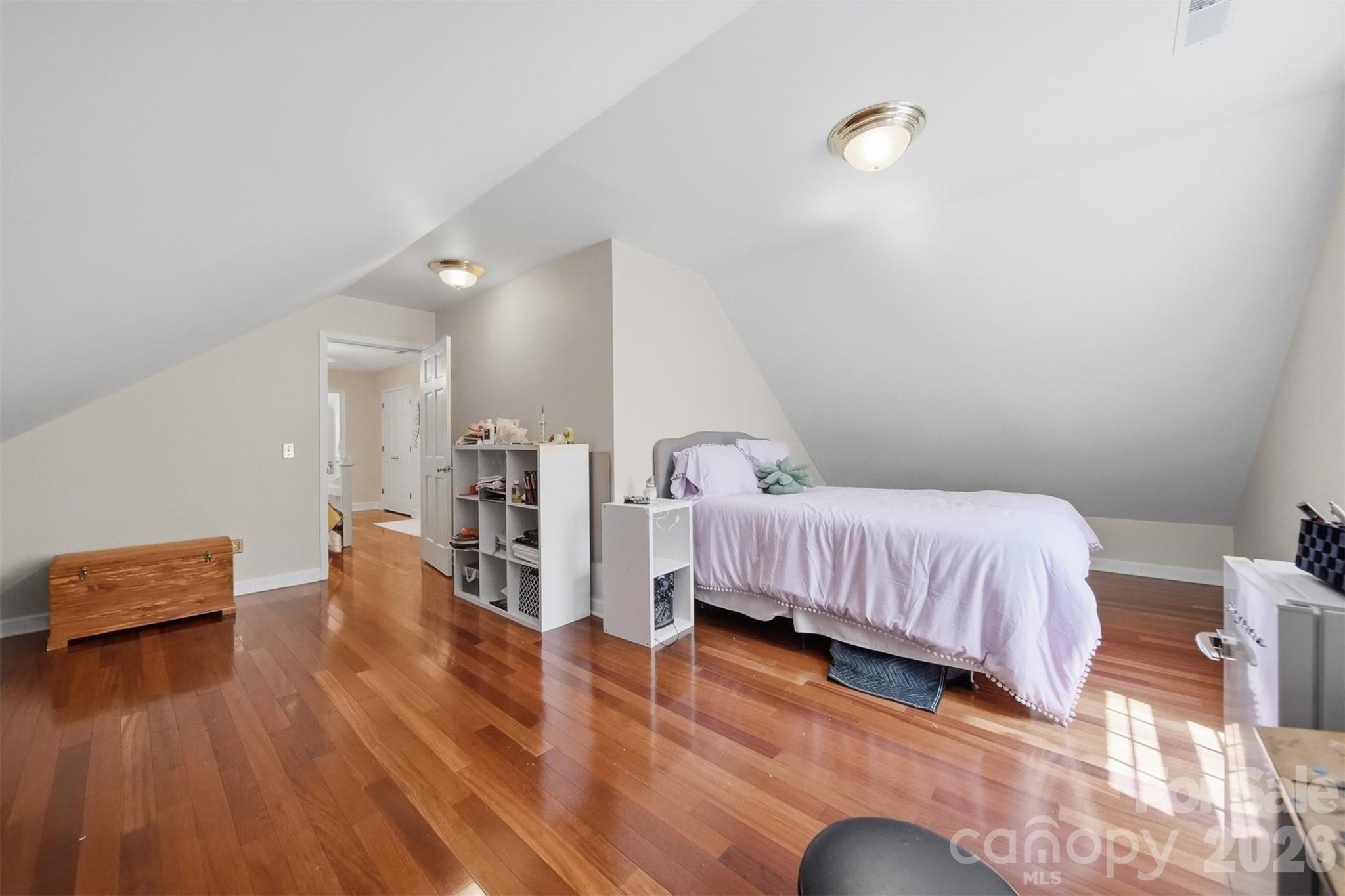 401 Stonecroft Drive Property Photo 16