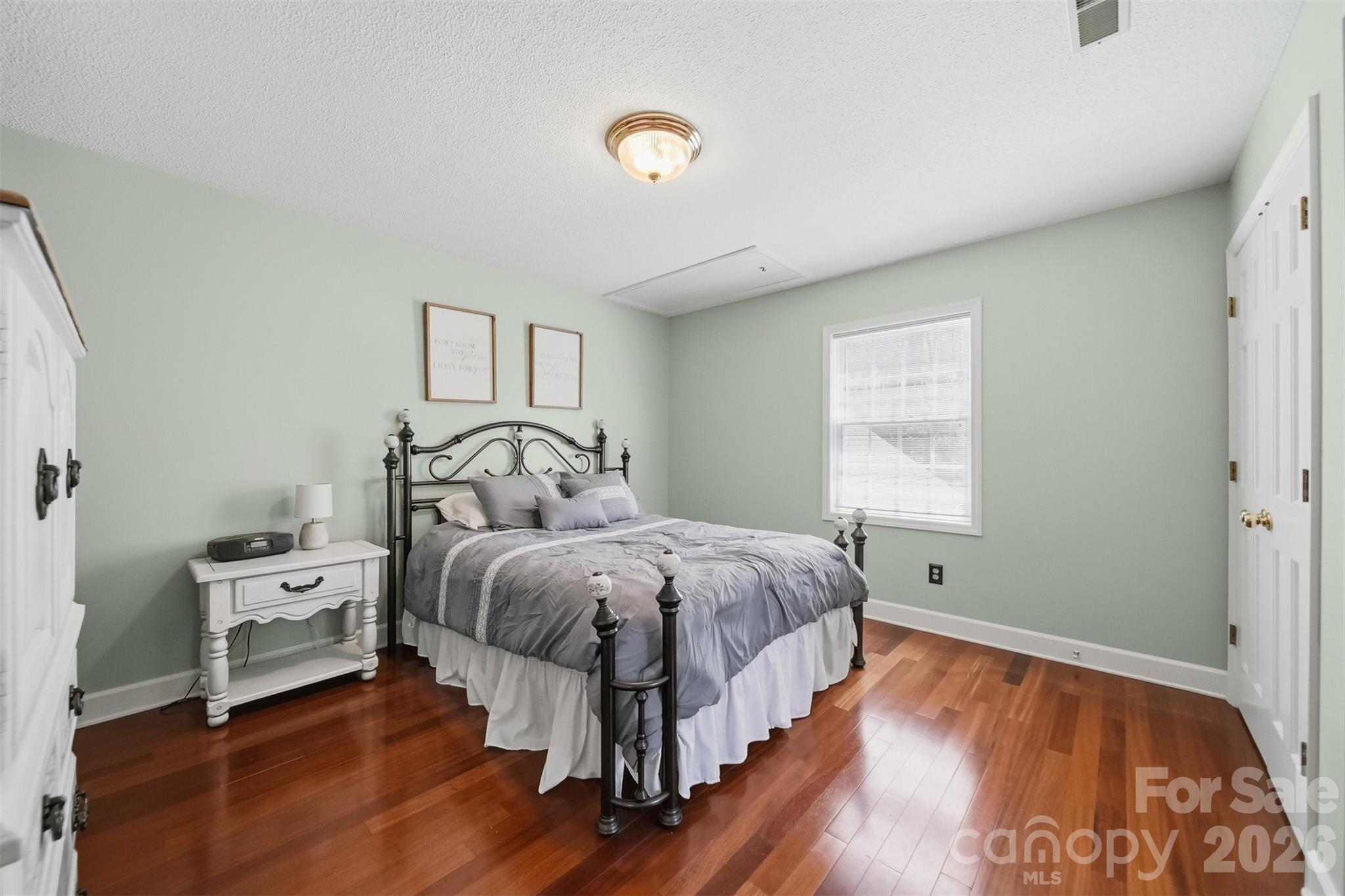 401 Stonecroft Drive Property Photo 20