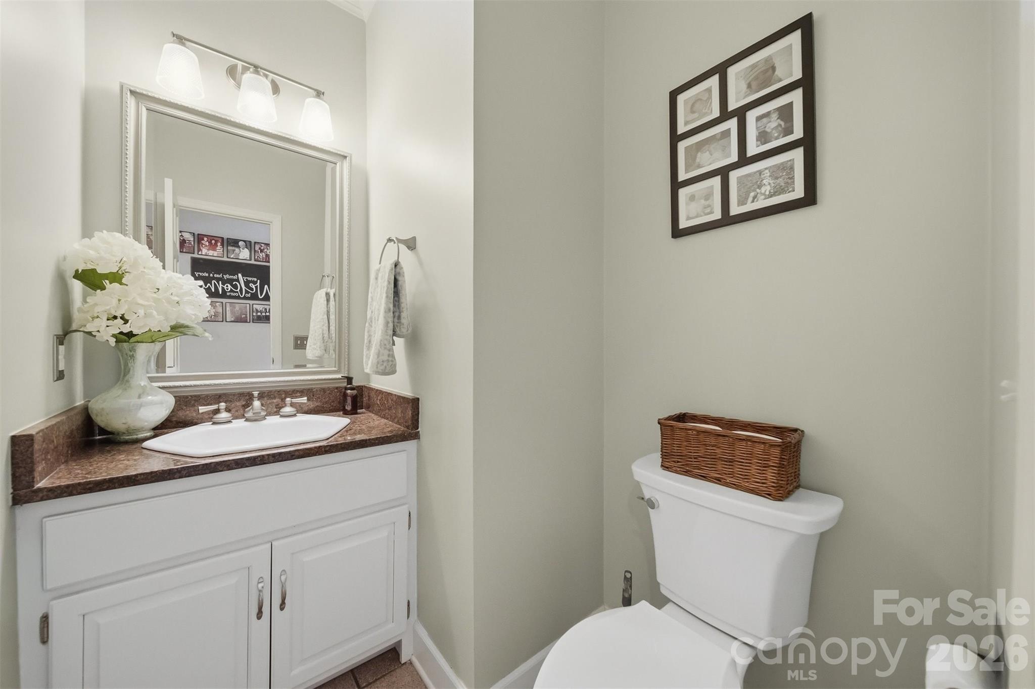 401 Stonecroft Drive Property Photo 23