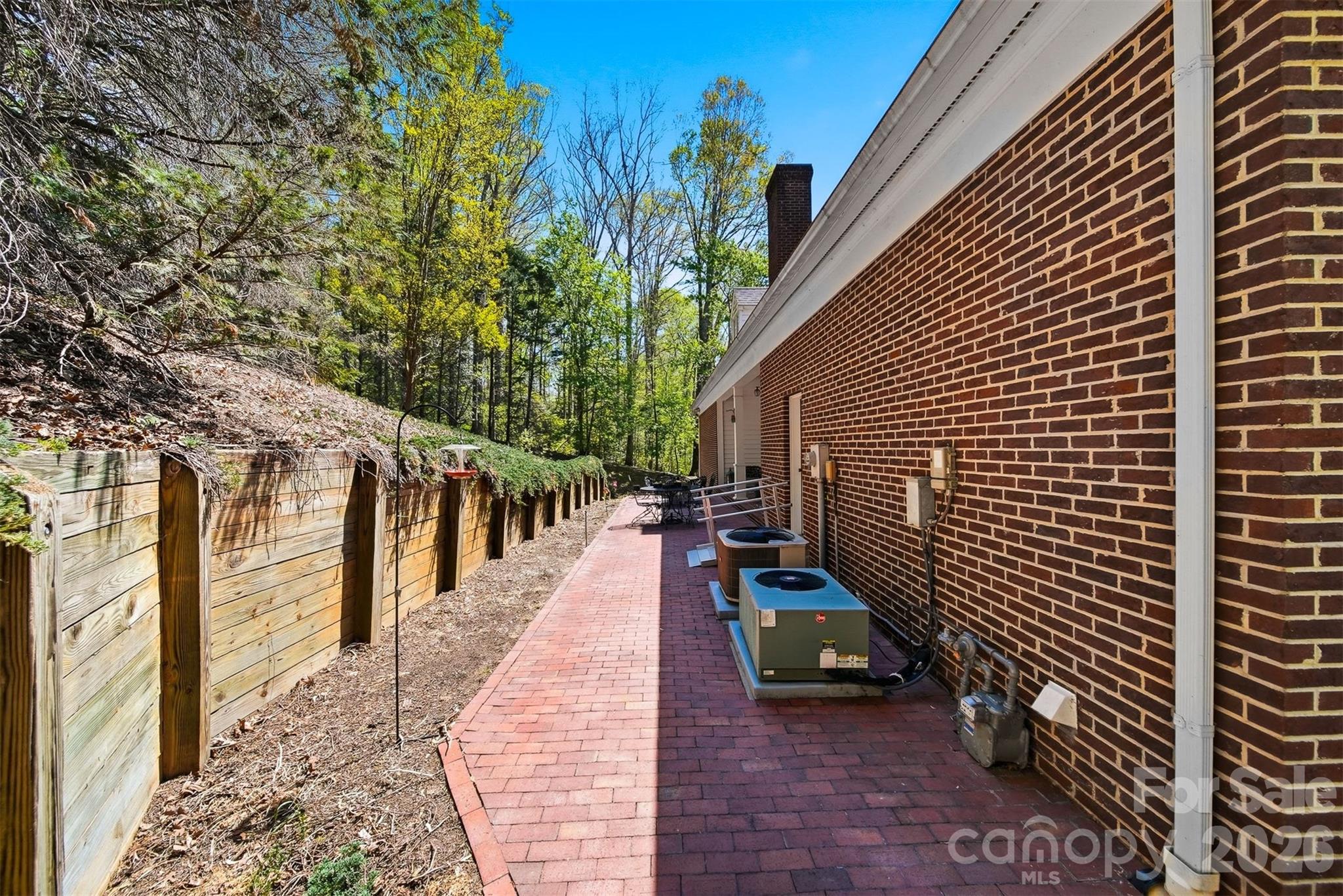 401 Stonecroft Drive Property Photo 28