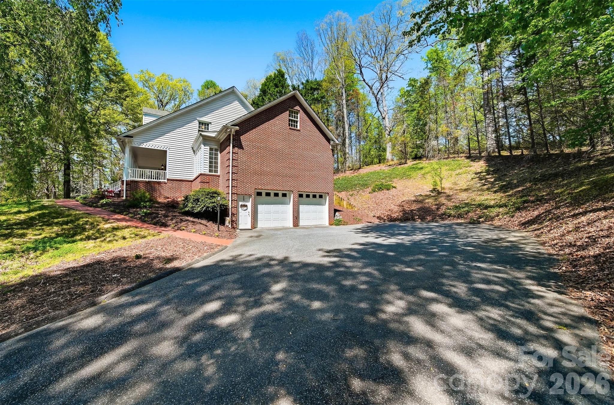 401 Stonecroft Drive Property Photo 30