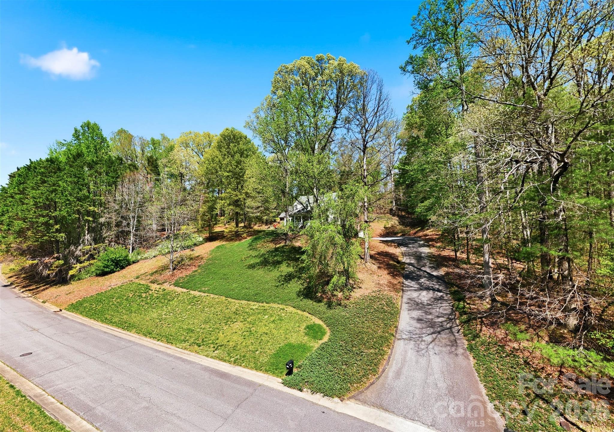 401 Stonecroft Drive Property Photo 34
