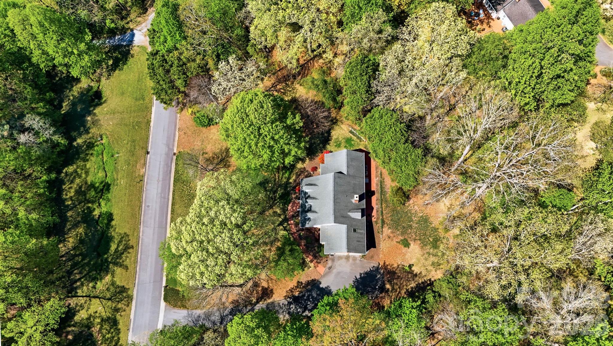 401 Stonecroft Drive Property Photo 36