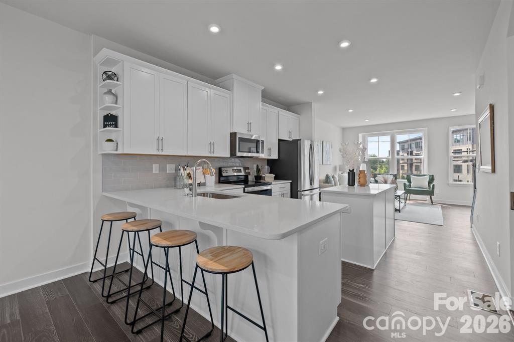 3737 S Tryon Street Property Photo 1