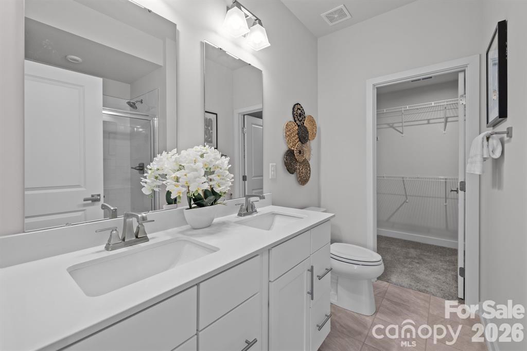 3737 S Tryon Street Property Photo 3