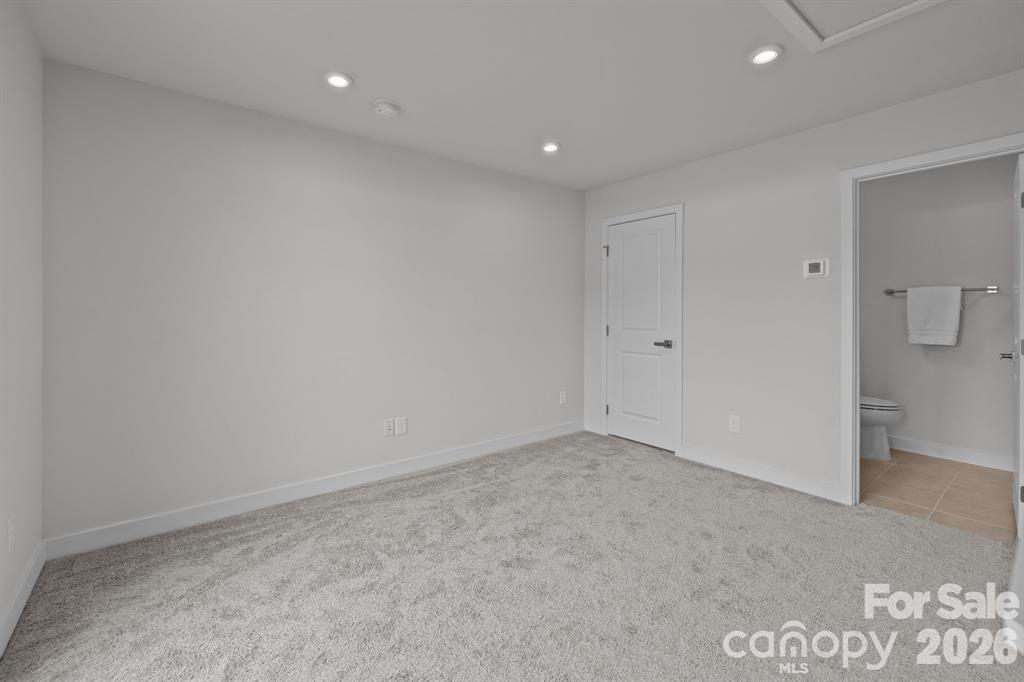 3737 S Tryon Street Property Photo 13