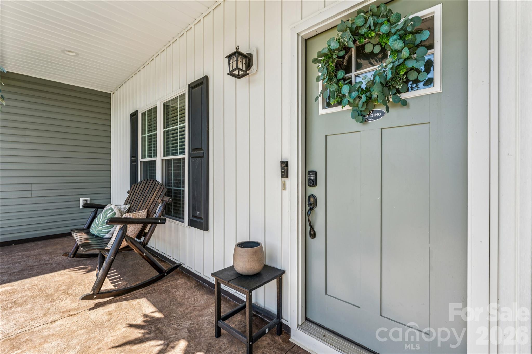105 E Dundee Court Property Photo 2