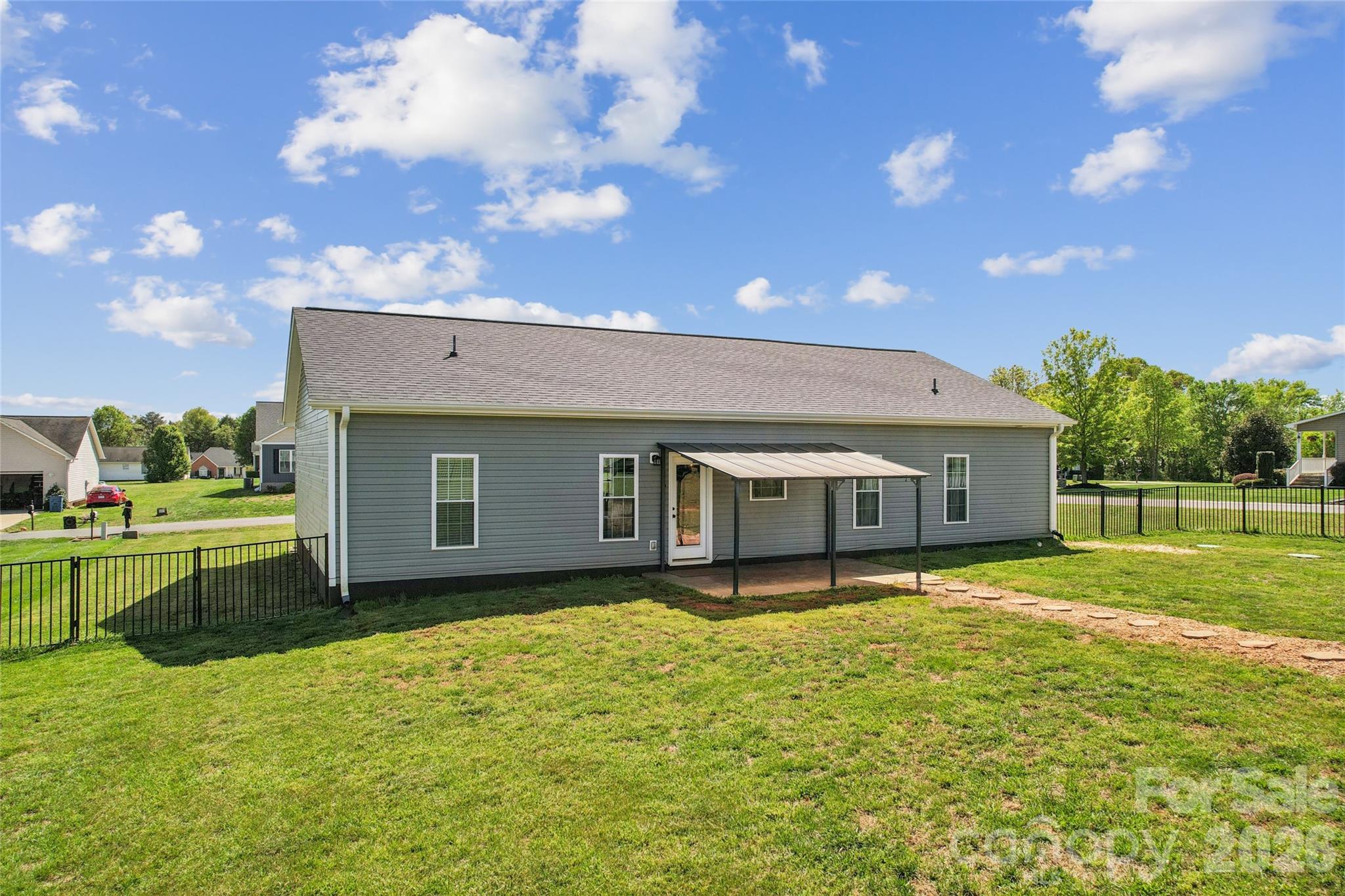 105 E Dundee Court Property Photo 31