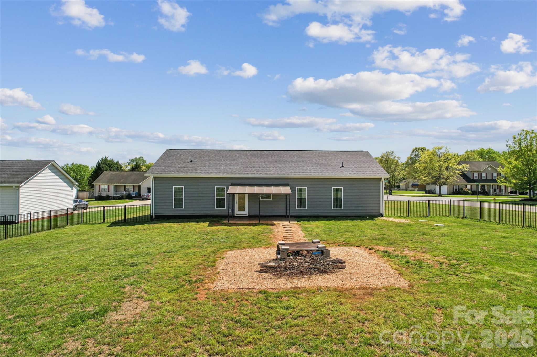 105 E Dundee Court Property Photo 34