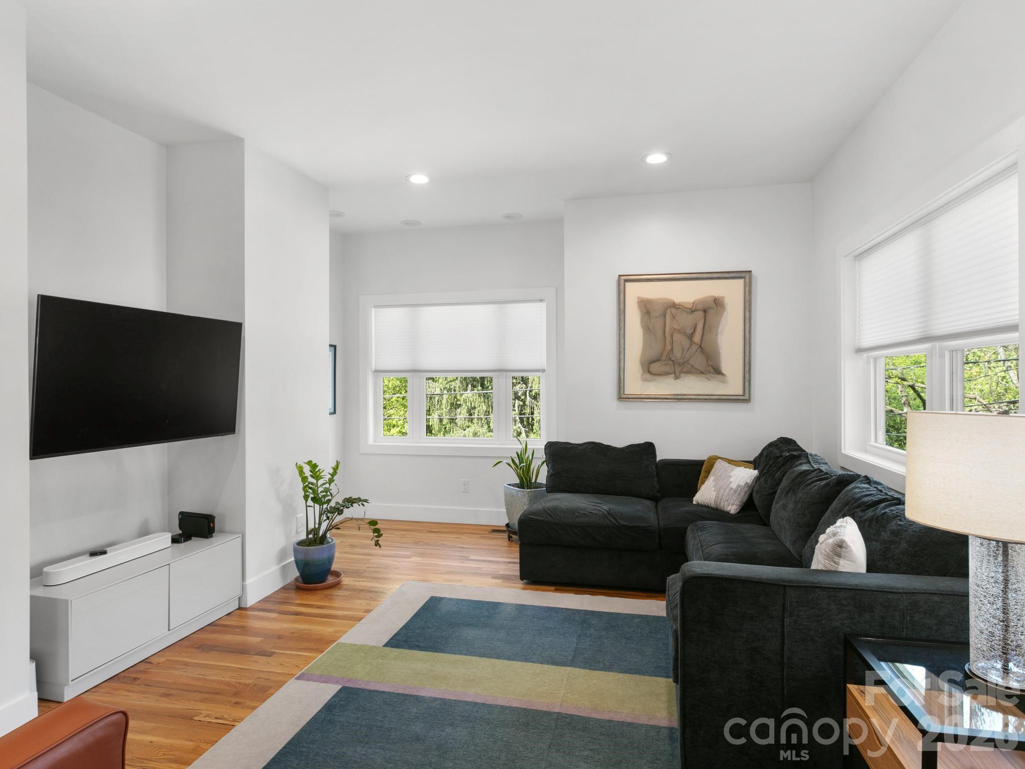 46 Rumbough Place Property Photo 6