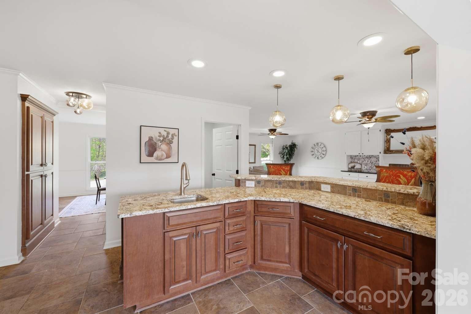 3811 Pinecrest Drive Property Photo 9