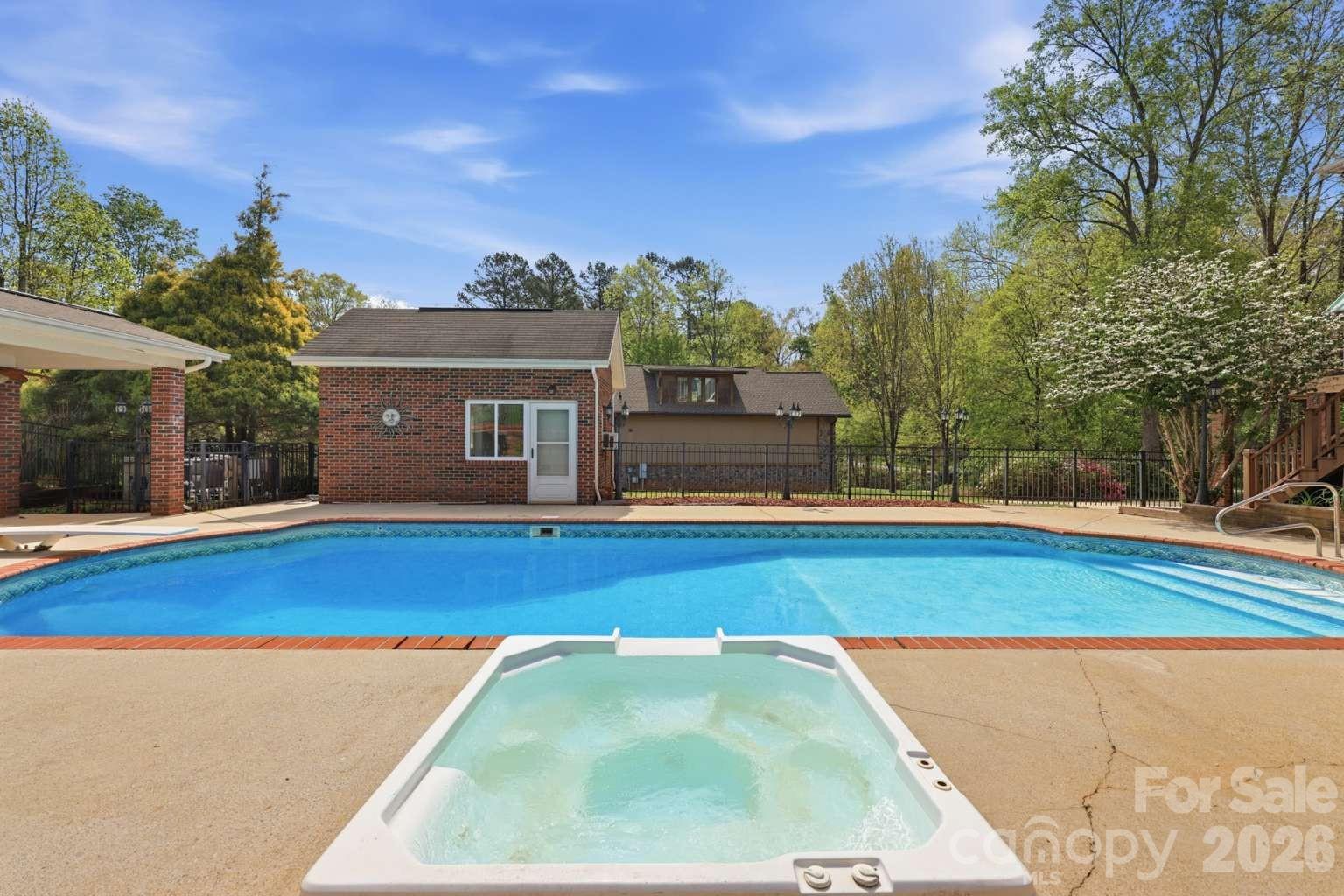 3811 Pinecrest Drive Property Photo 30