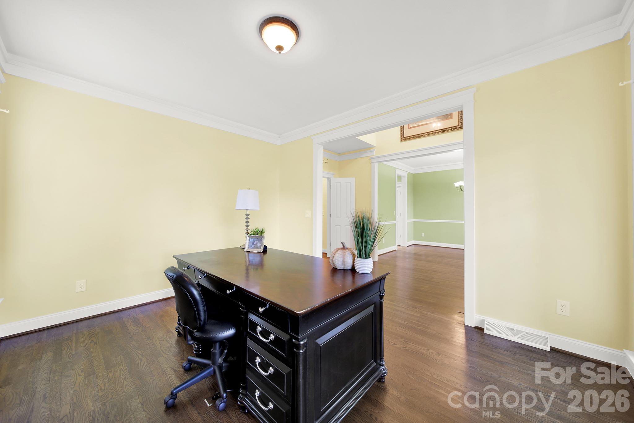 1512 Calvin Hal Road Property Photo 5