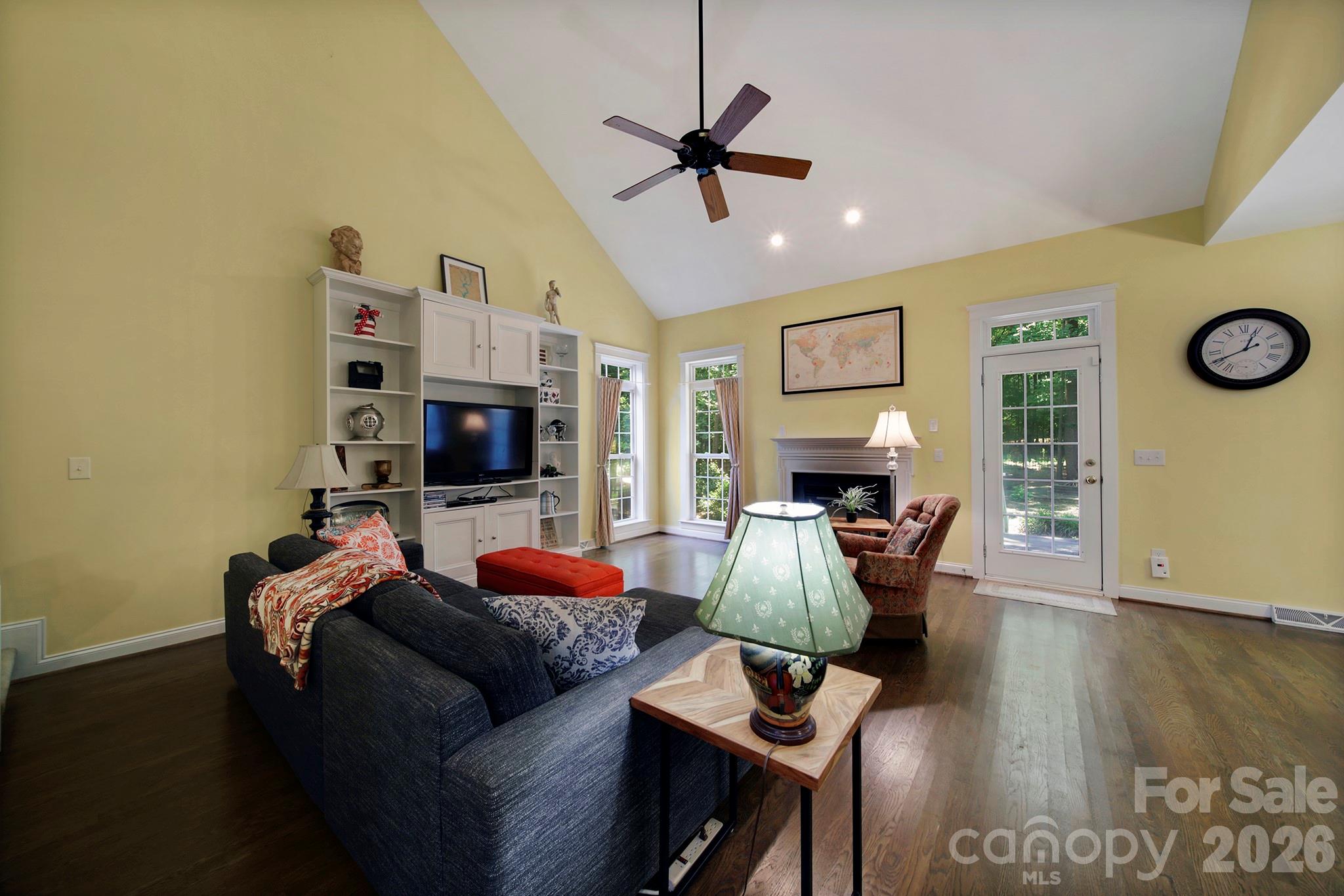 1512 Calvin Hal Road Property Photo 10