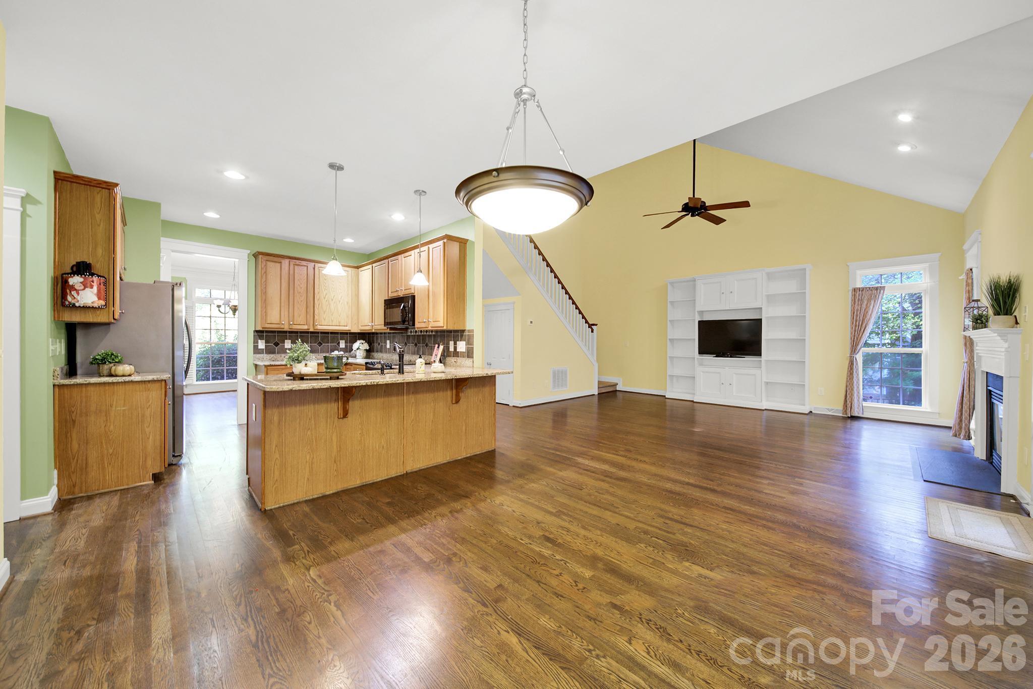 1512 Calvin Hal Road Property Photo 11