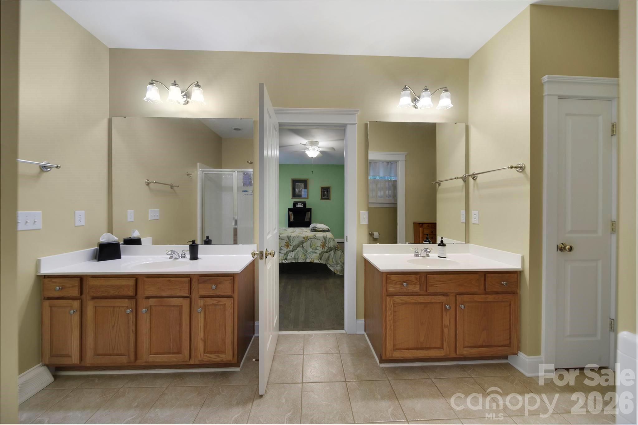 1512 Calvin Hal Road Property Photo 18