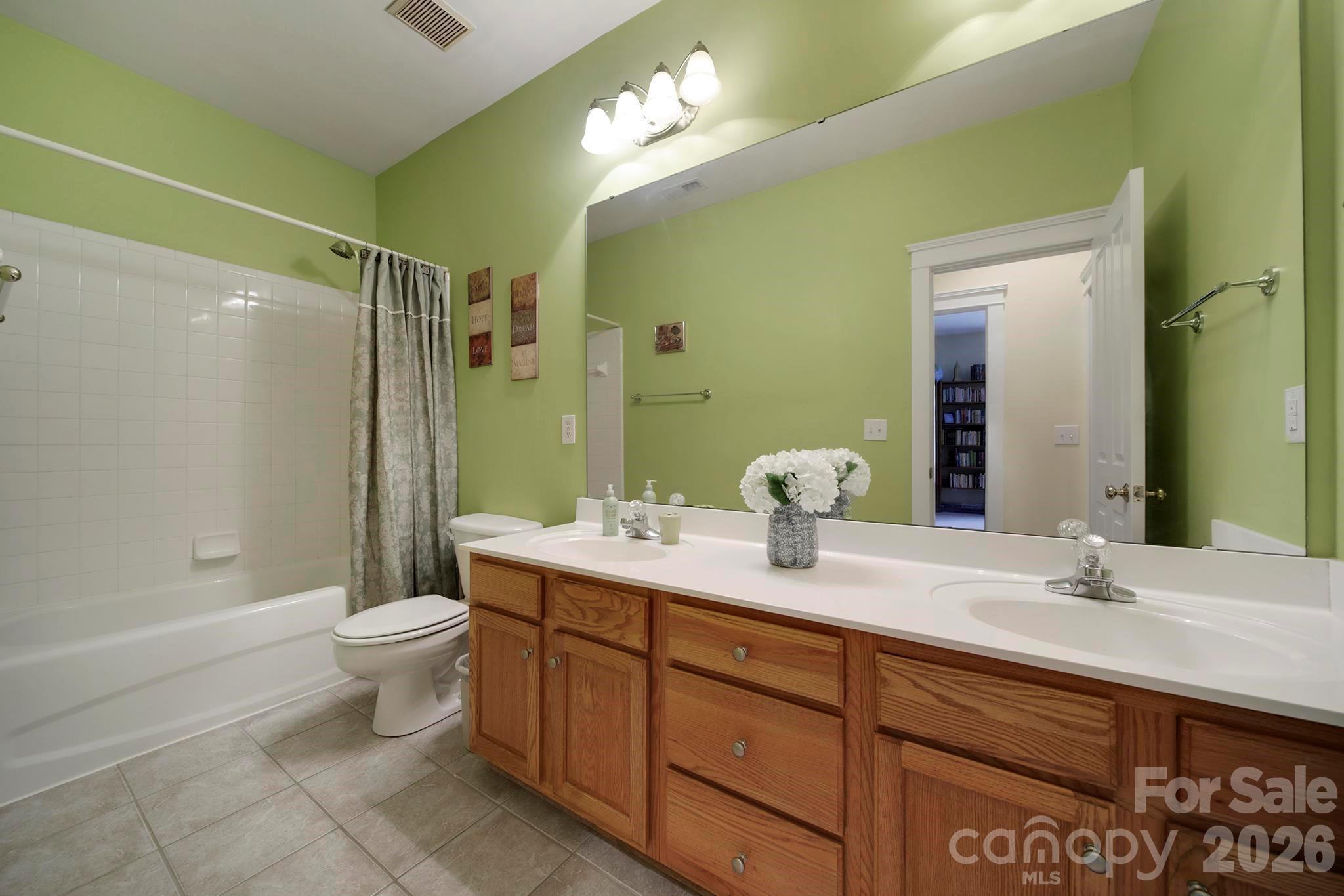 1512 Calvin Hal Road Property Photo 25