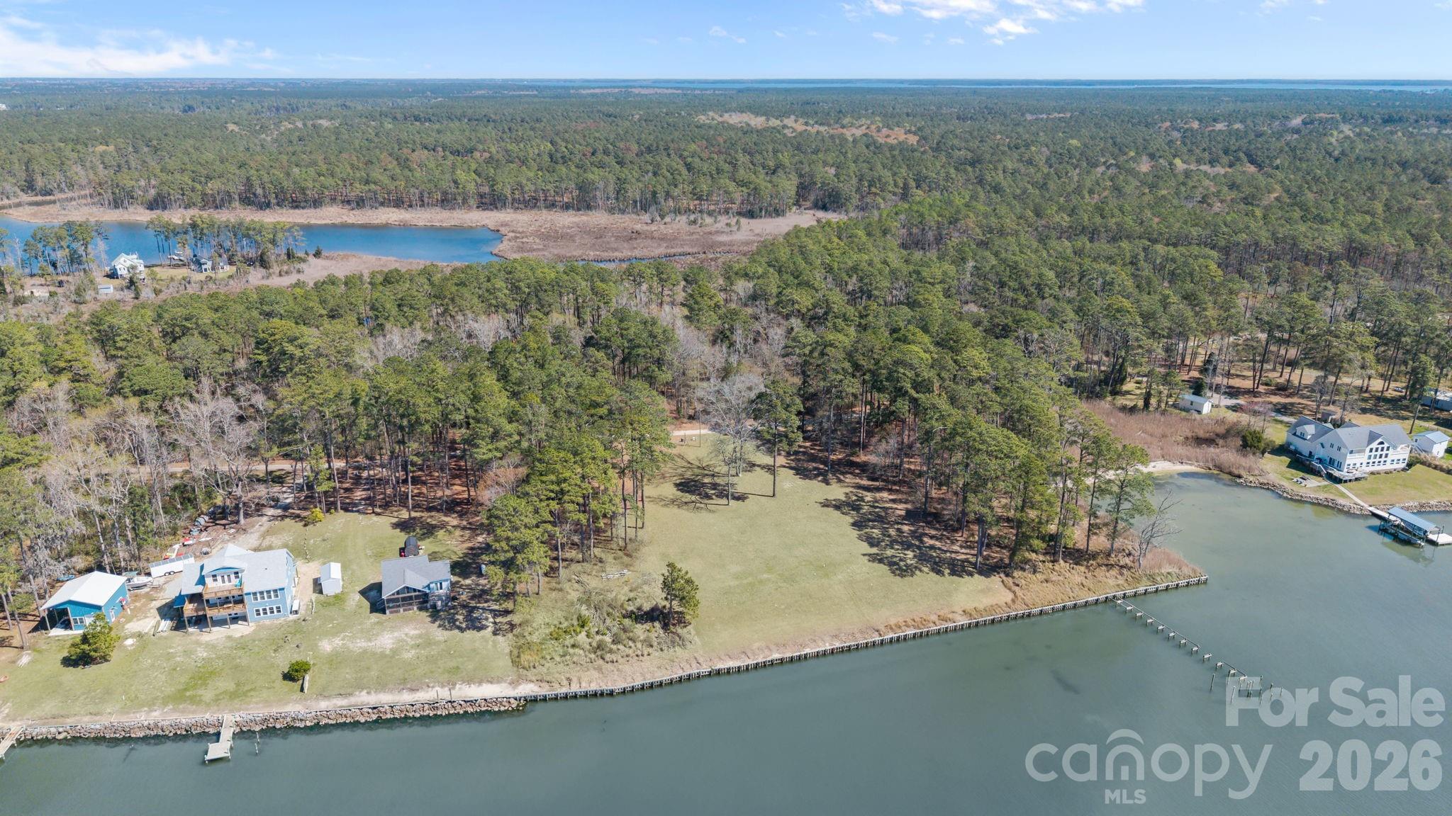 403 Chambers Point Property Photo 14