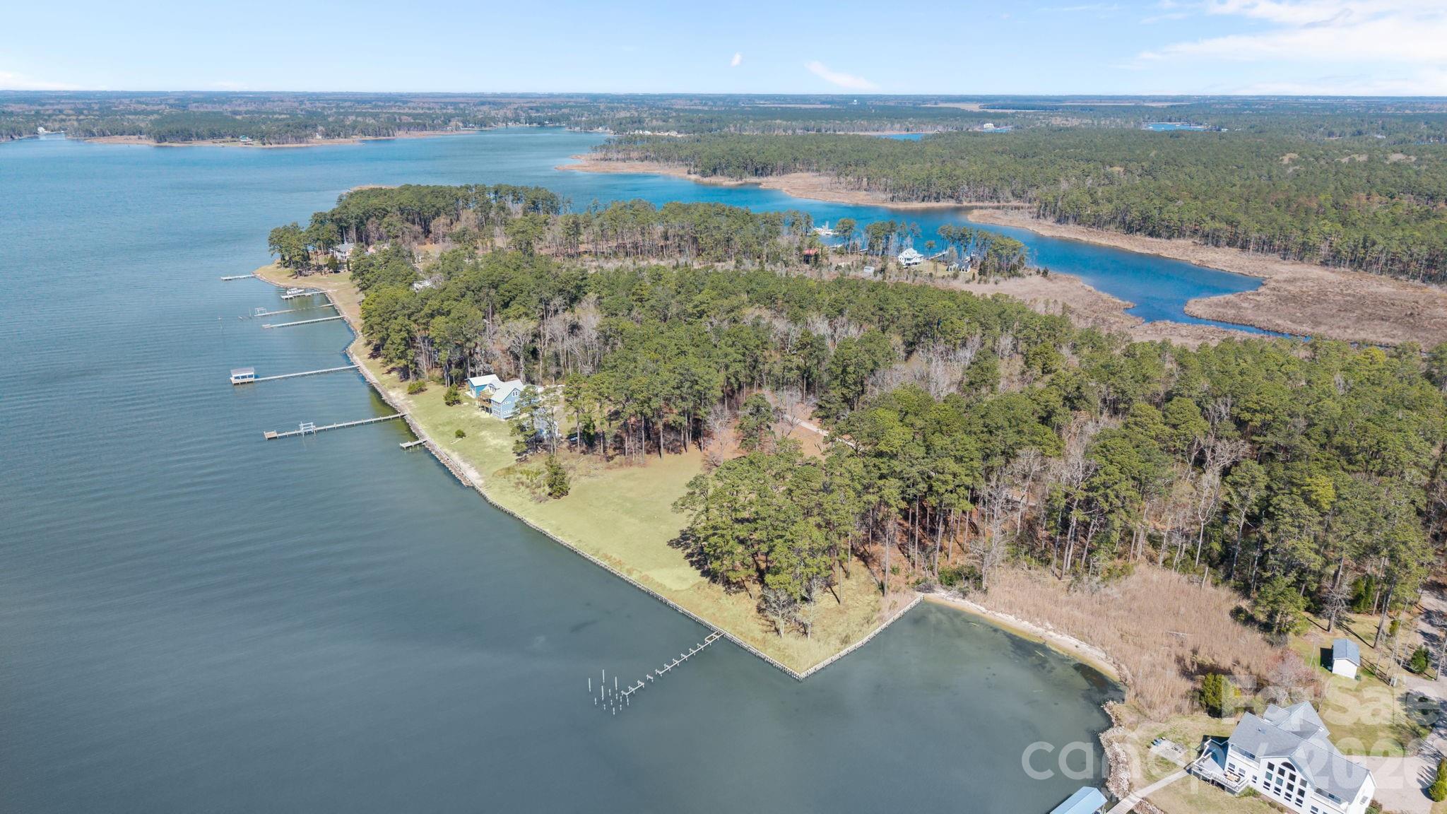 403 Chambers Point Property Photo 15