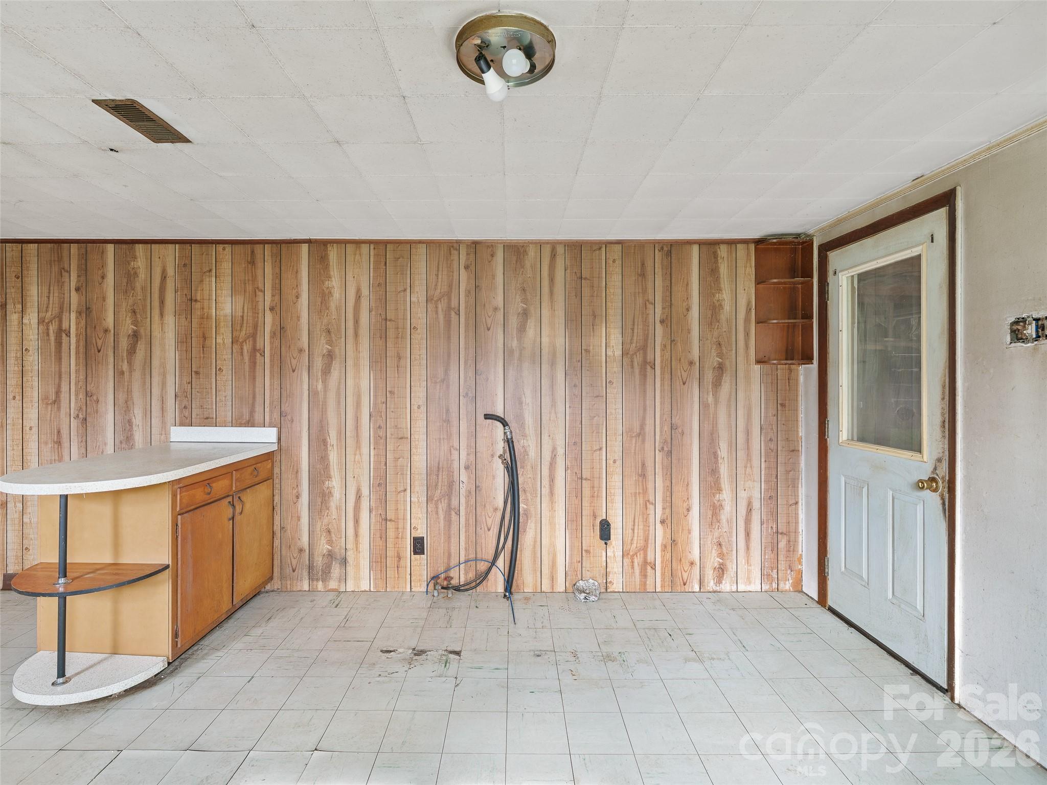 2432 Grapevine Road Property Photo 8