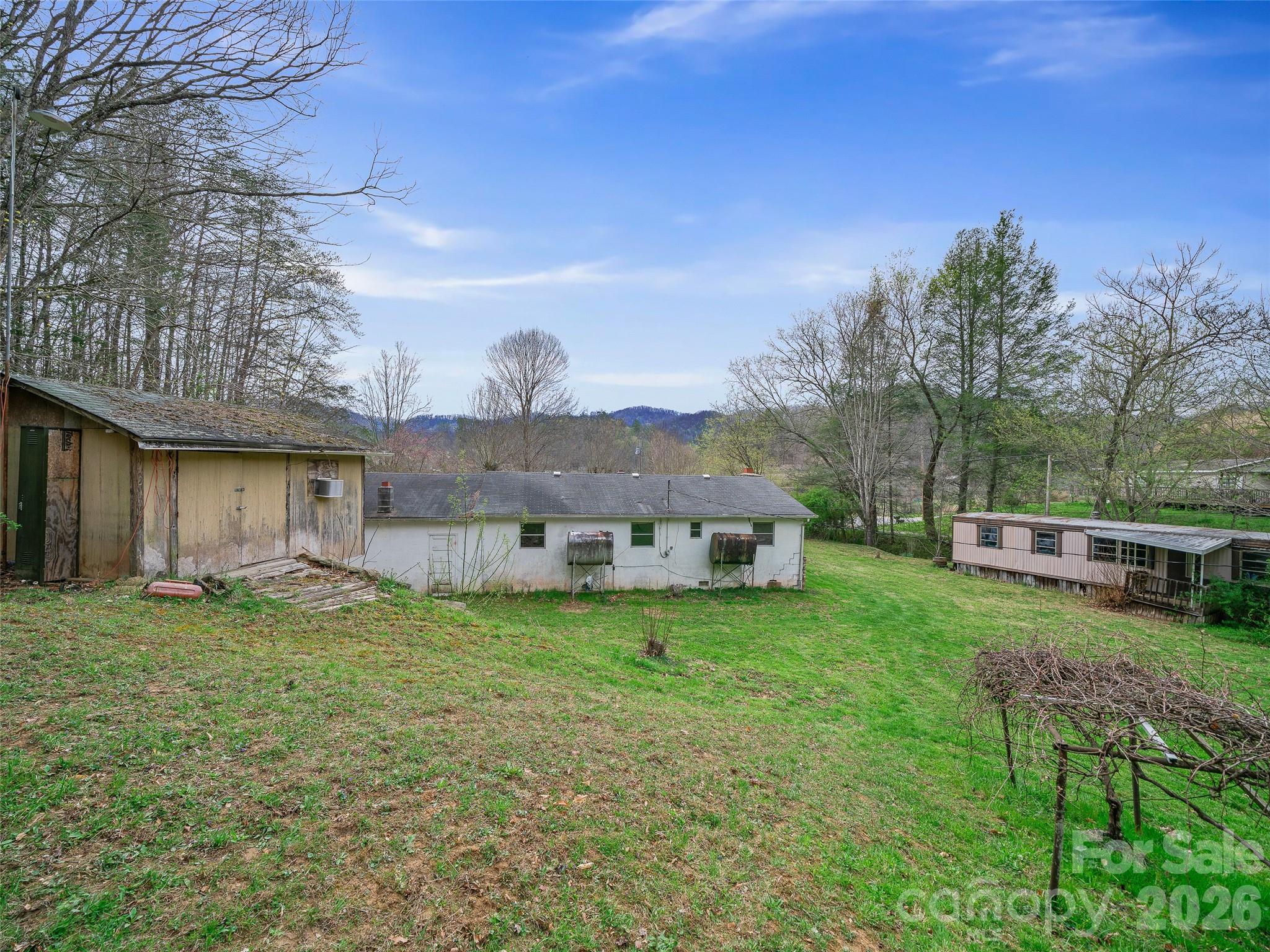 2432 Grapevine Road Property Photo 16