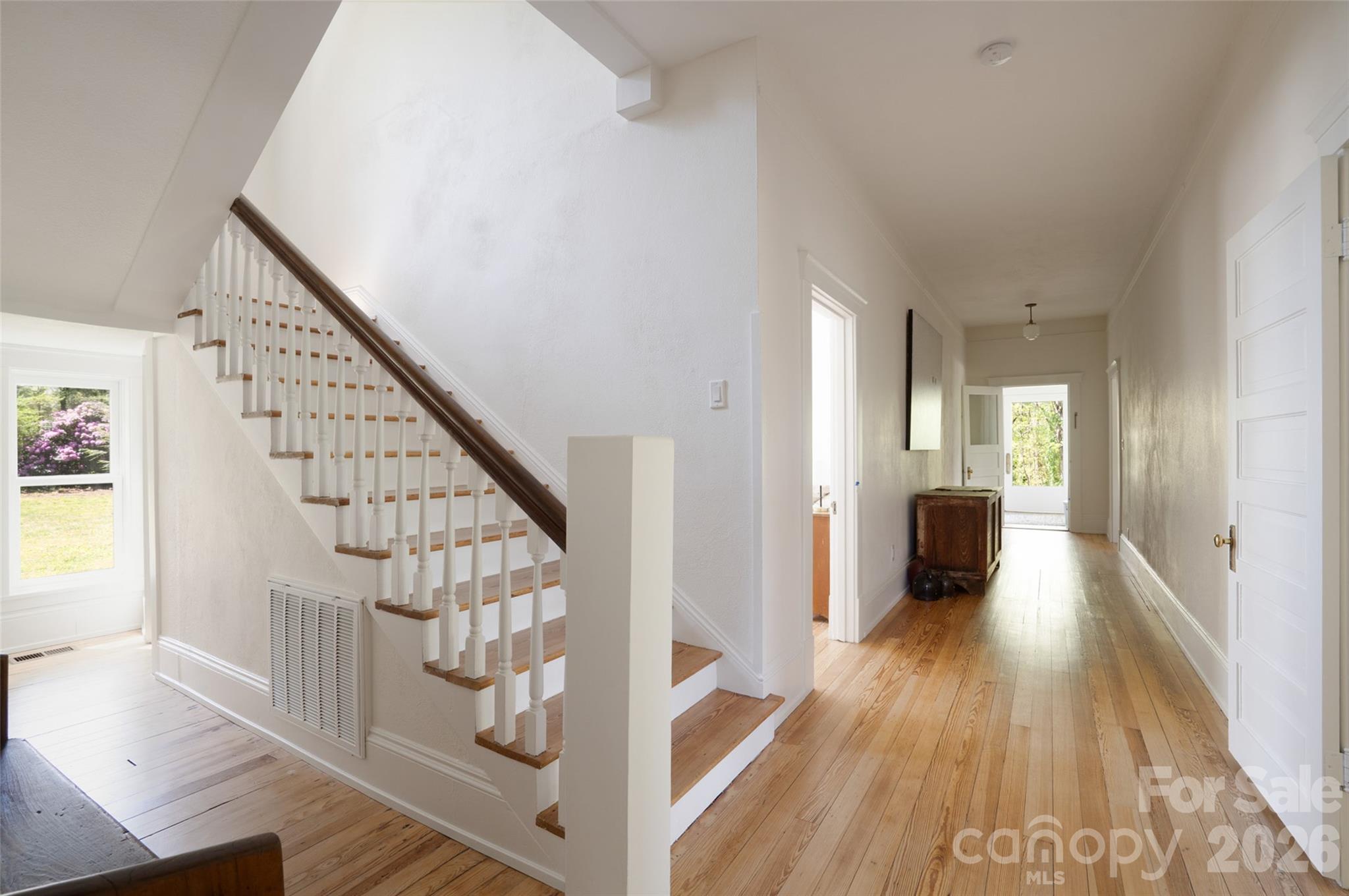 600 E Main Street Property Photo 19