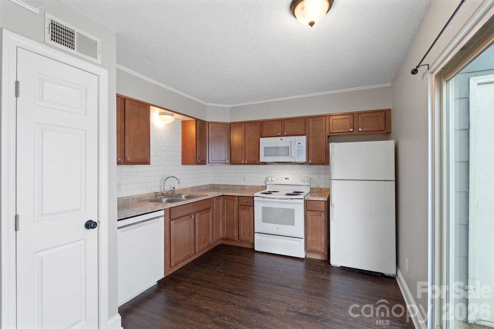 309 Union Avenue Property Photo 15