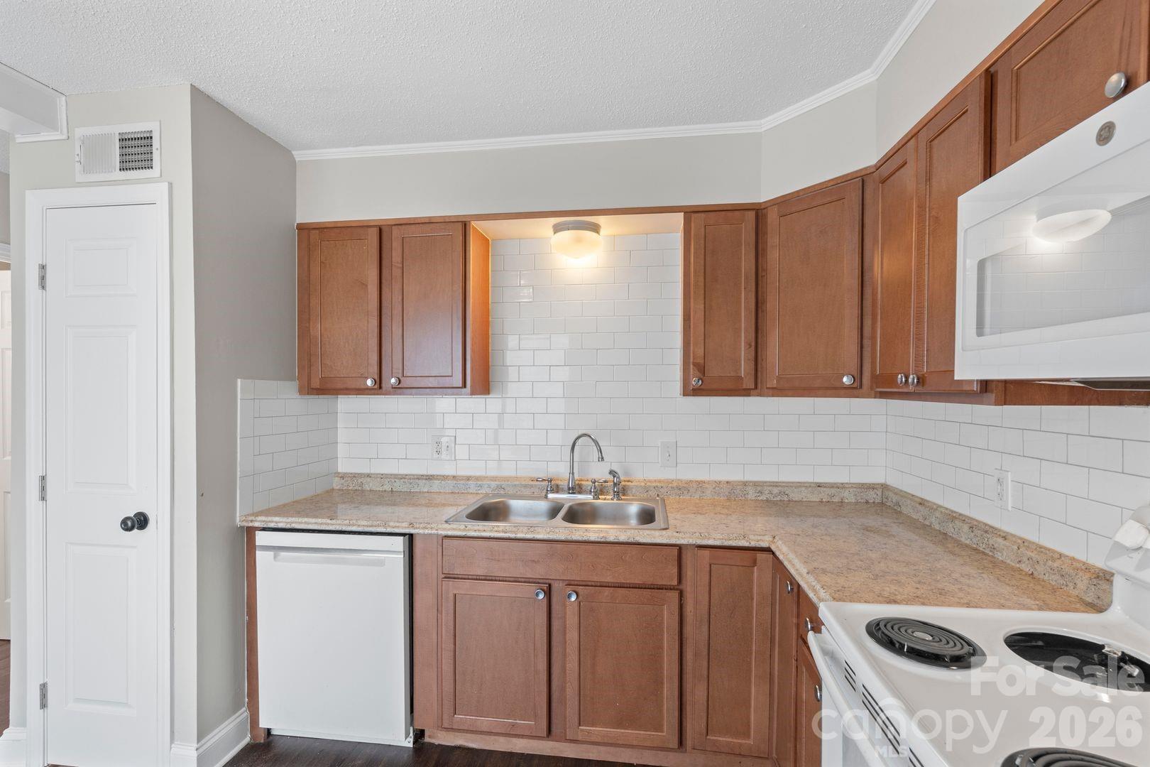 309 Union Avenue Property Photo 16