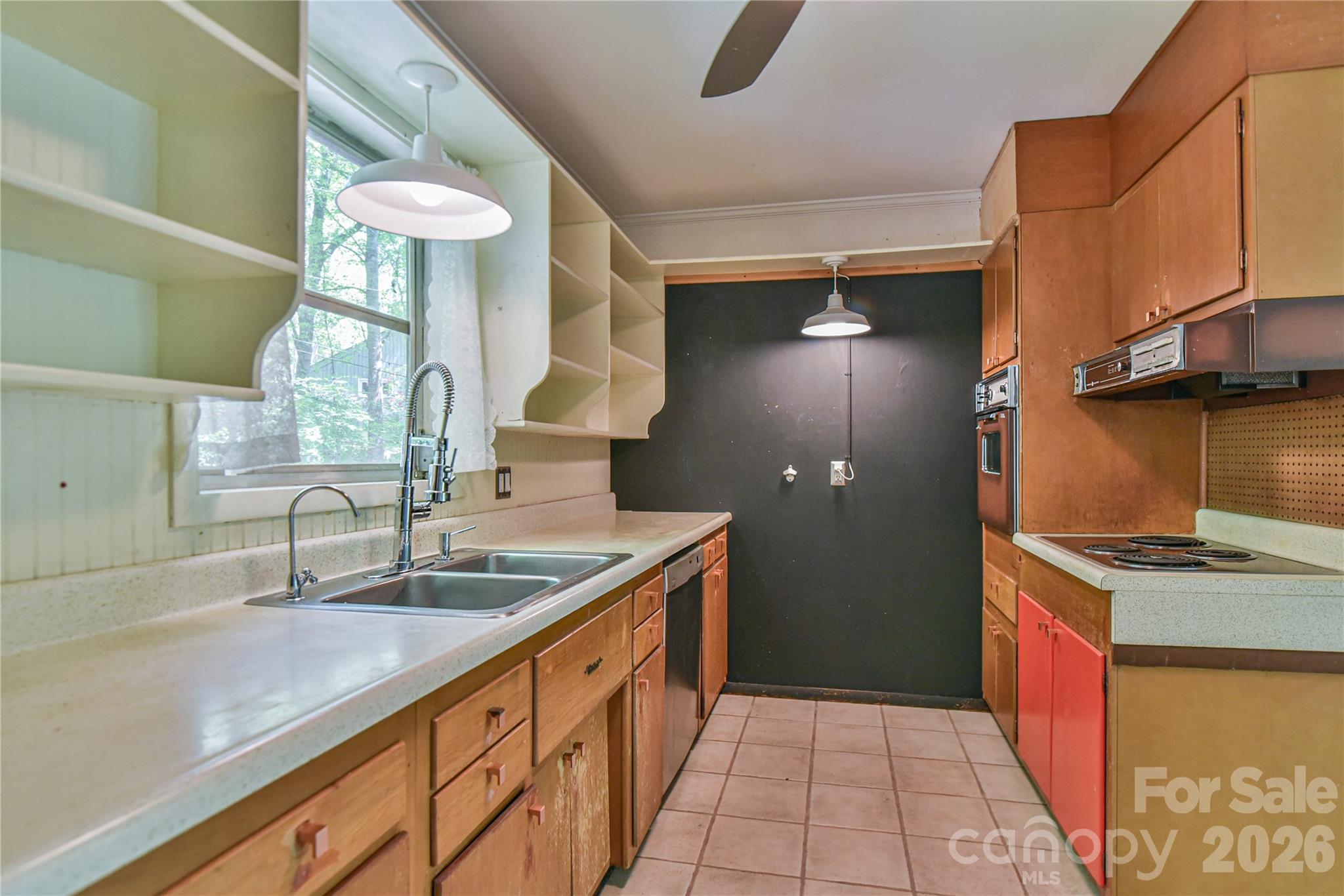 1 Hillcrest Lane Property Photo 14