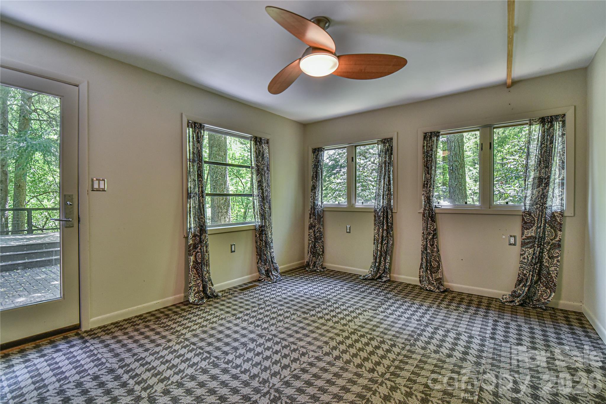 1 Hillcrest Lane Property Photo 22