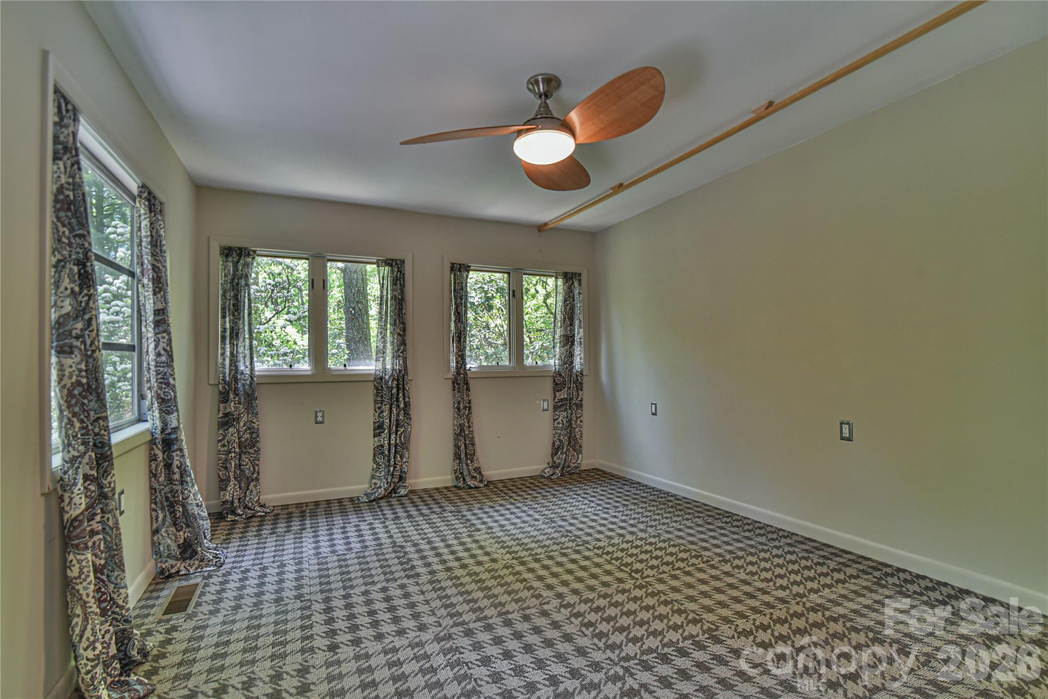 1 Hillcrest Lane Property Photo 25