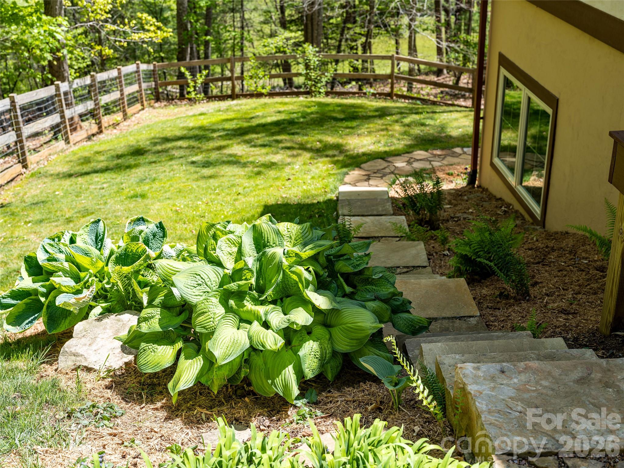 446 Amanda Drive Property Photo 3