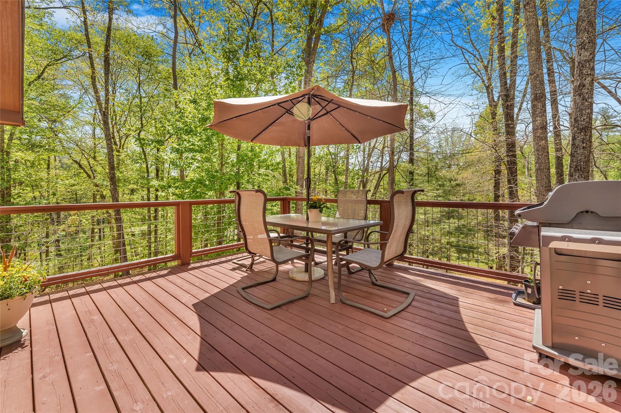 446 Amanda Drive Property Photo 4