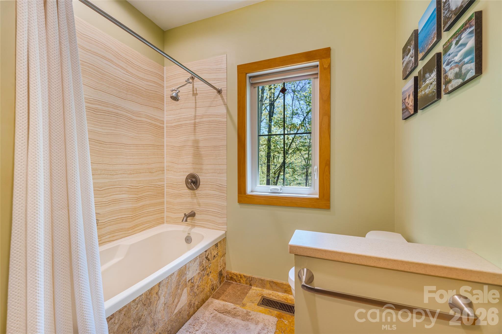 446 Amanda Drive Property Photo 13