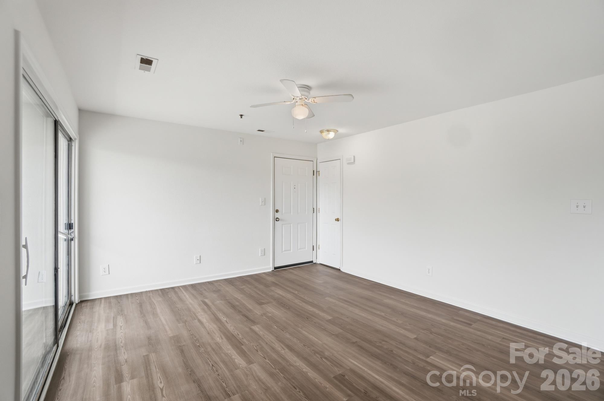 3937 Mohawk Court Property Photo 4