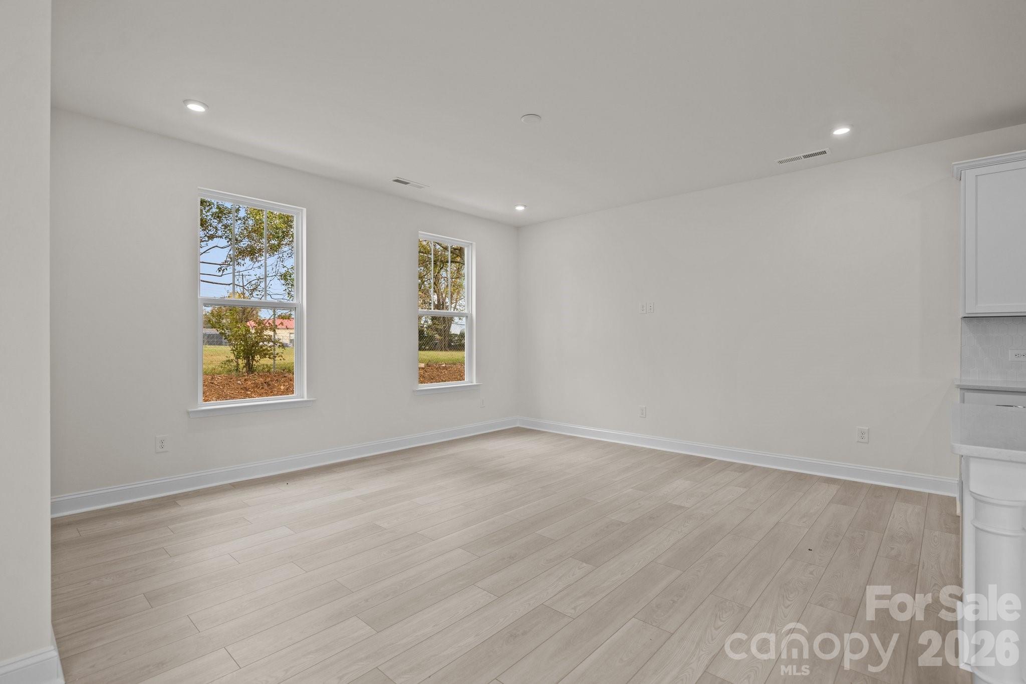 2926 Clyde Drive Property Photo 4