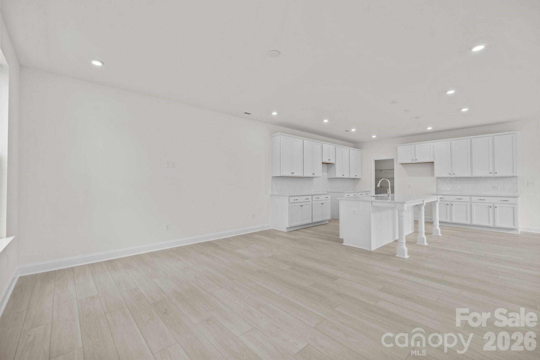 2926 Clyde Drive Property Photo 6