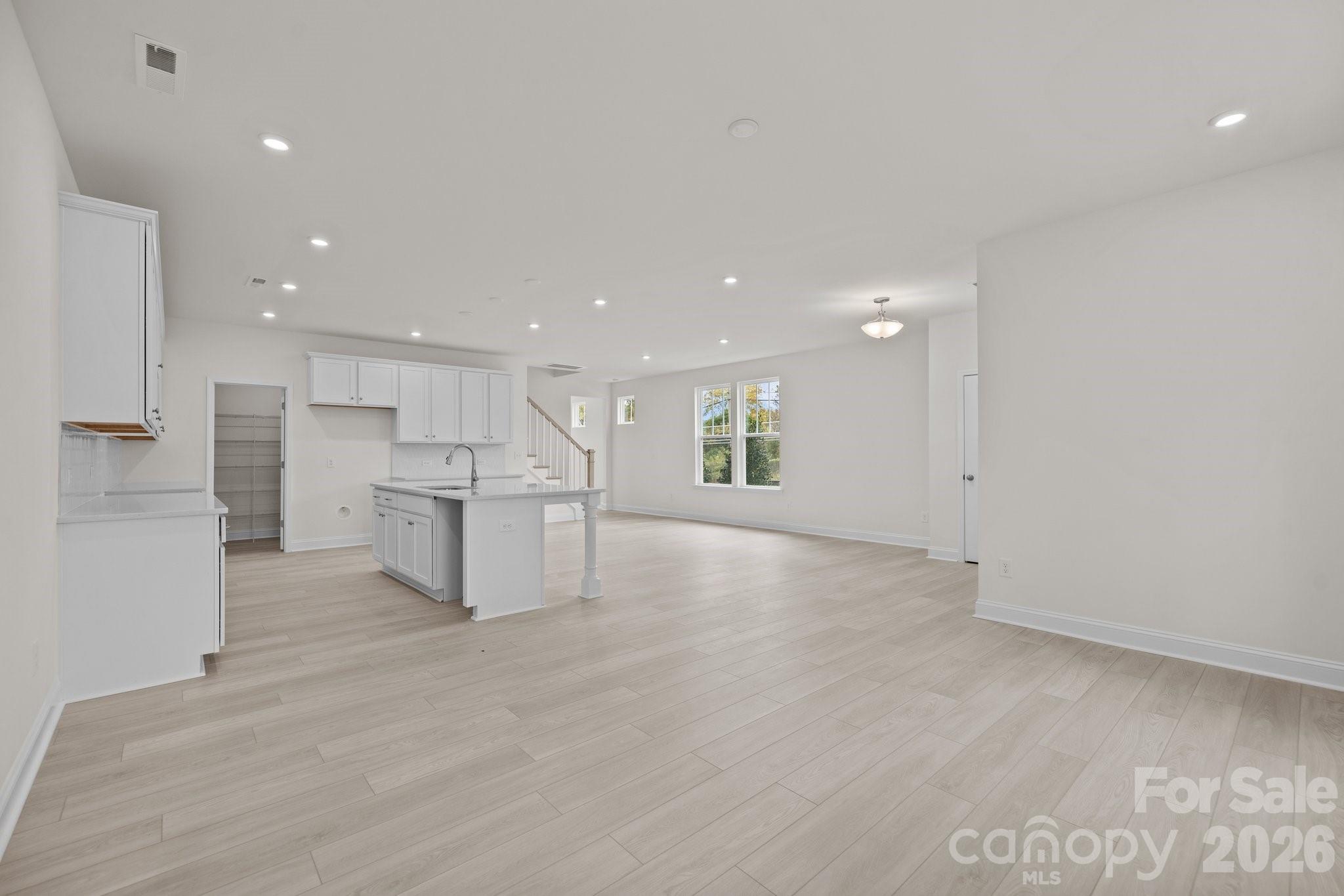 2926 Clyde Drive Property Photo 7