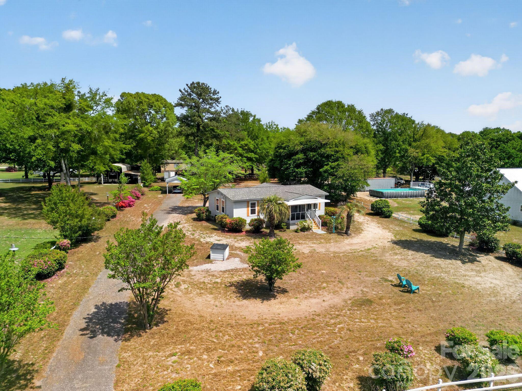 1724 Camp Shelor Drive Property Photo 2