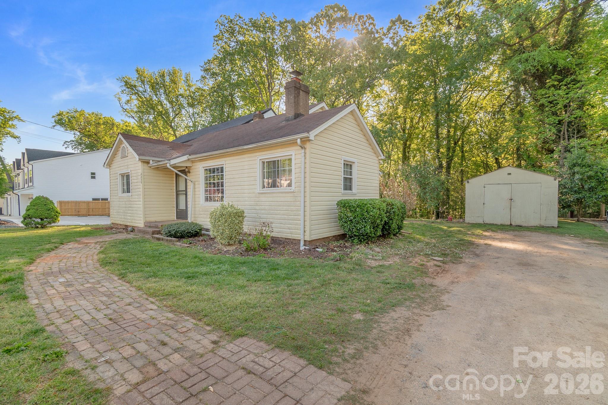 4430 W Tyvola Road Property Photo 3