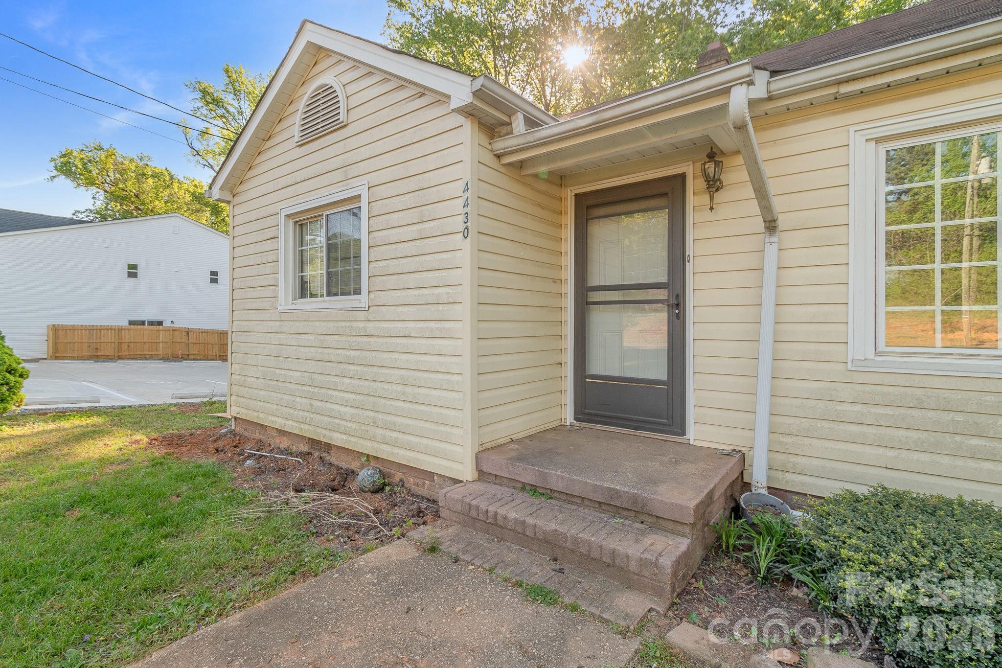 4430 W Tyvola Road Property Photo 4