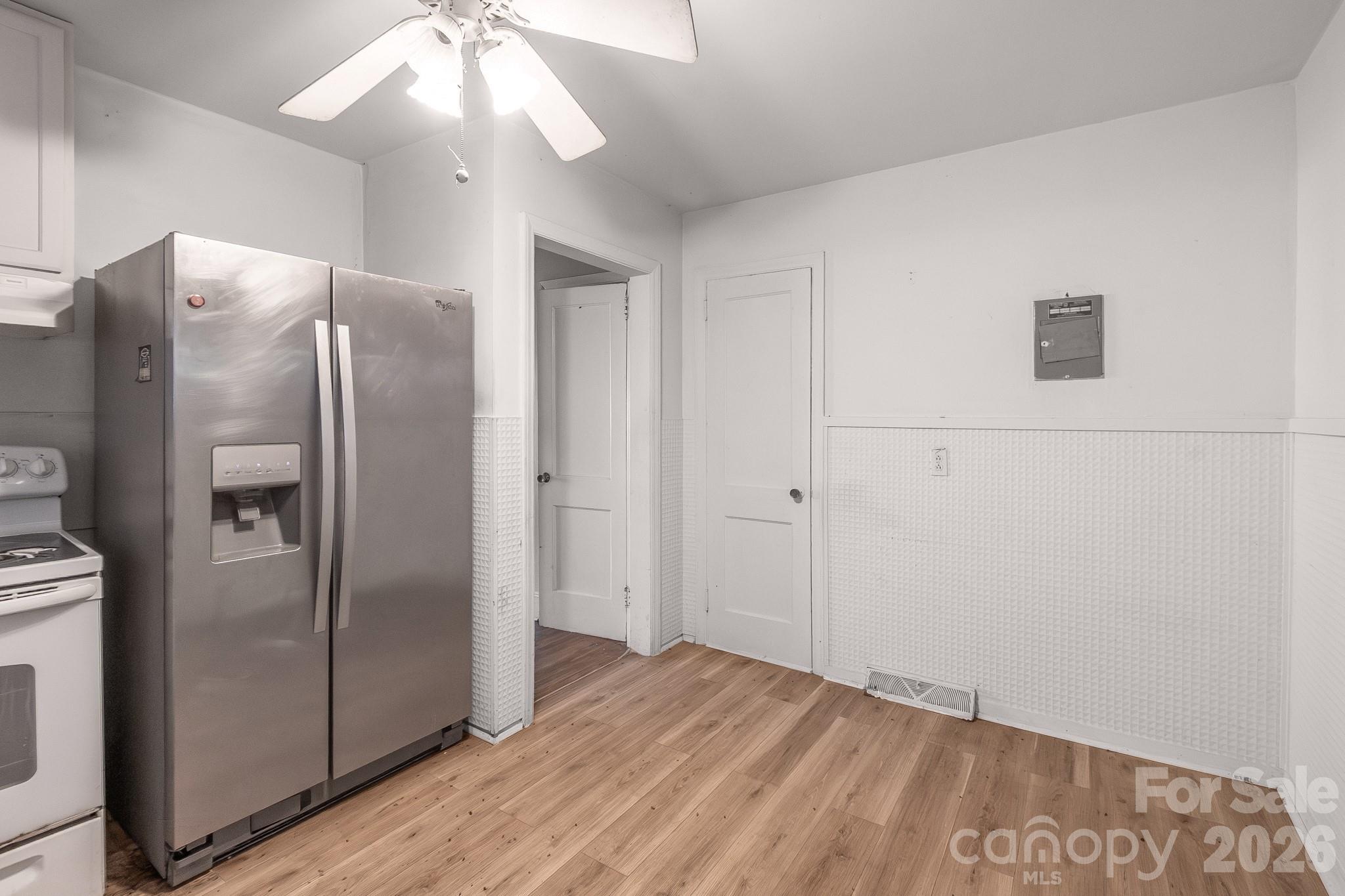 4430 W Tyvola Road Property Photo 14