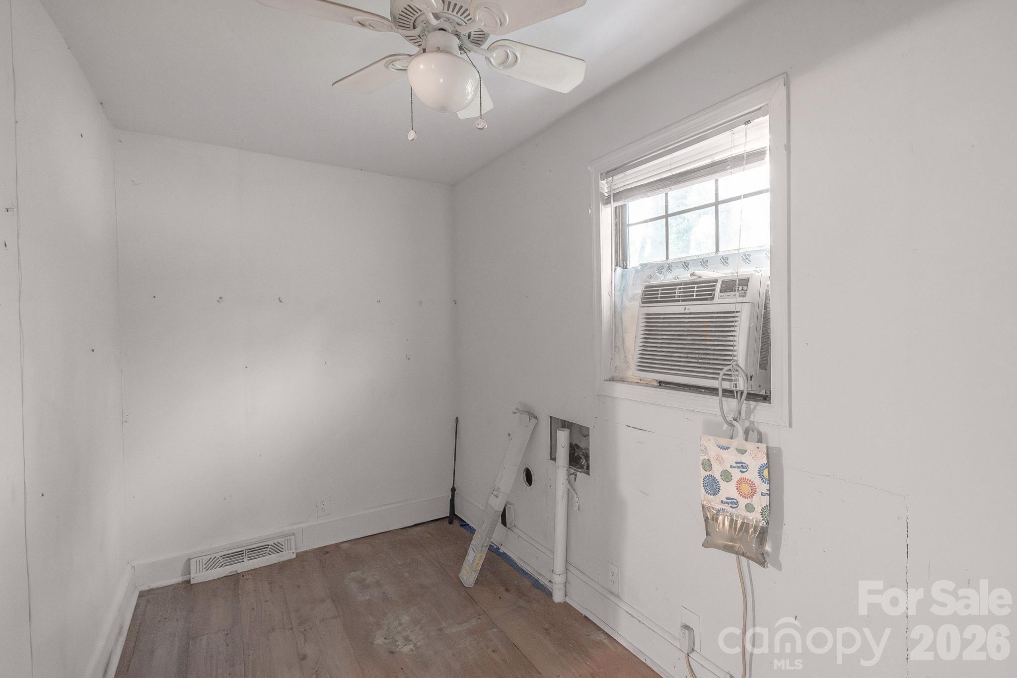 4430 W Tyvola Road Property Photo 16