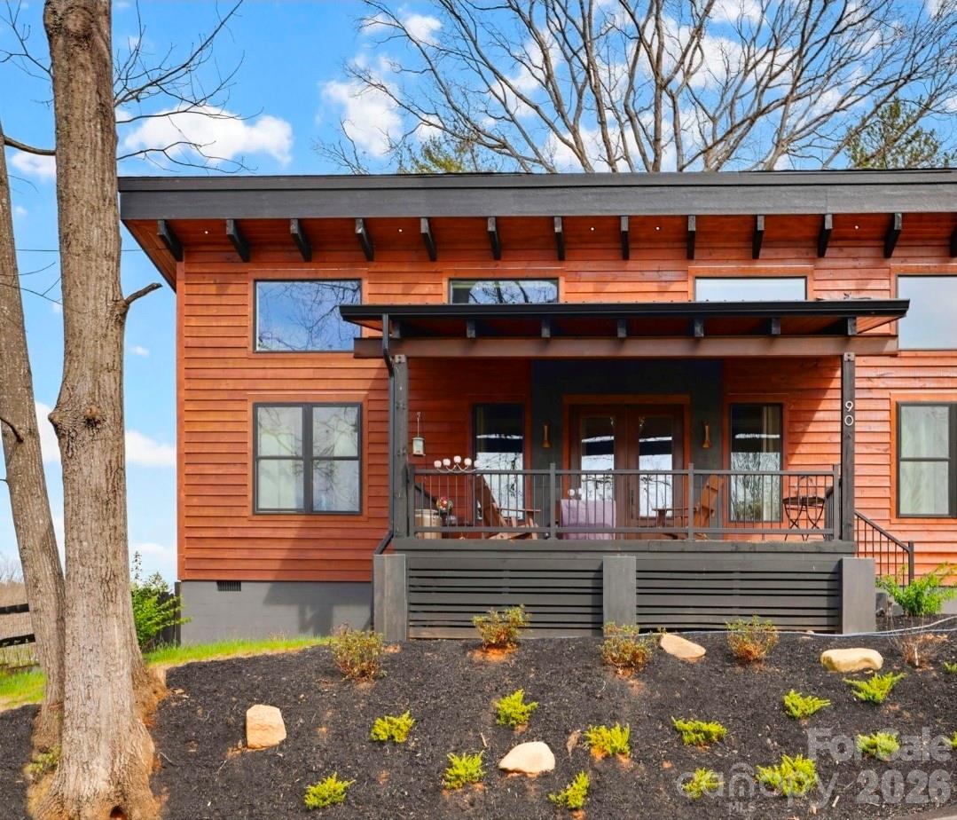 90 Summitt Street Property Photo 2