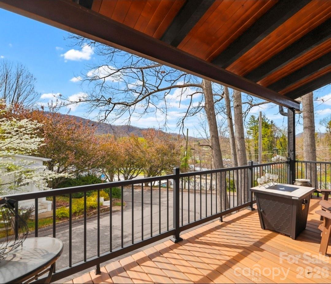 90 Summitt Street Property Photo 9
