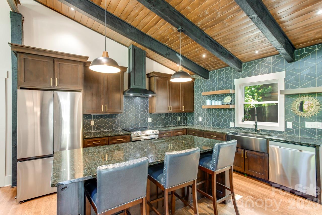90 Summitt Street Property Photo 10