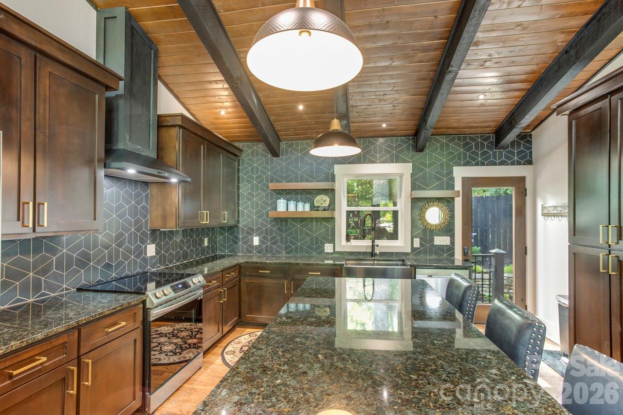 90 Summitt Street Property Photo 12